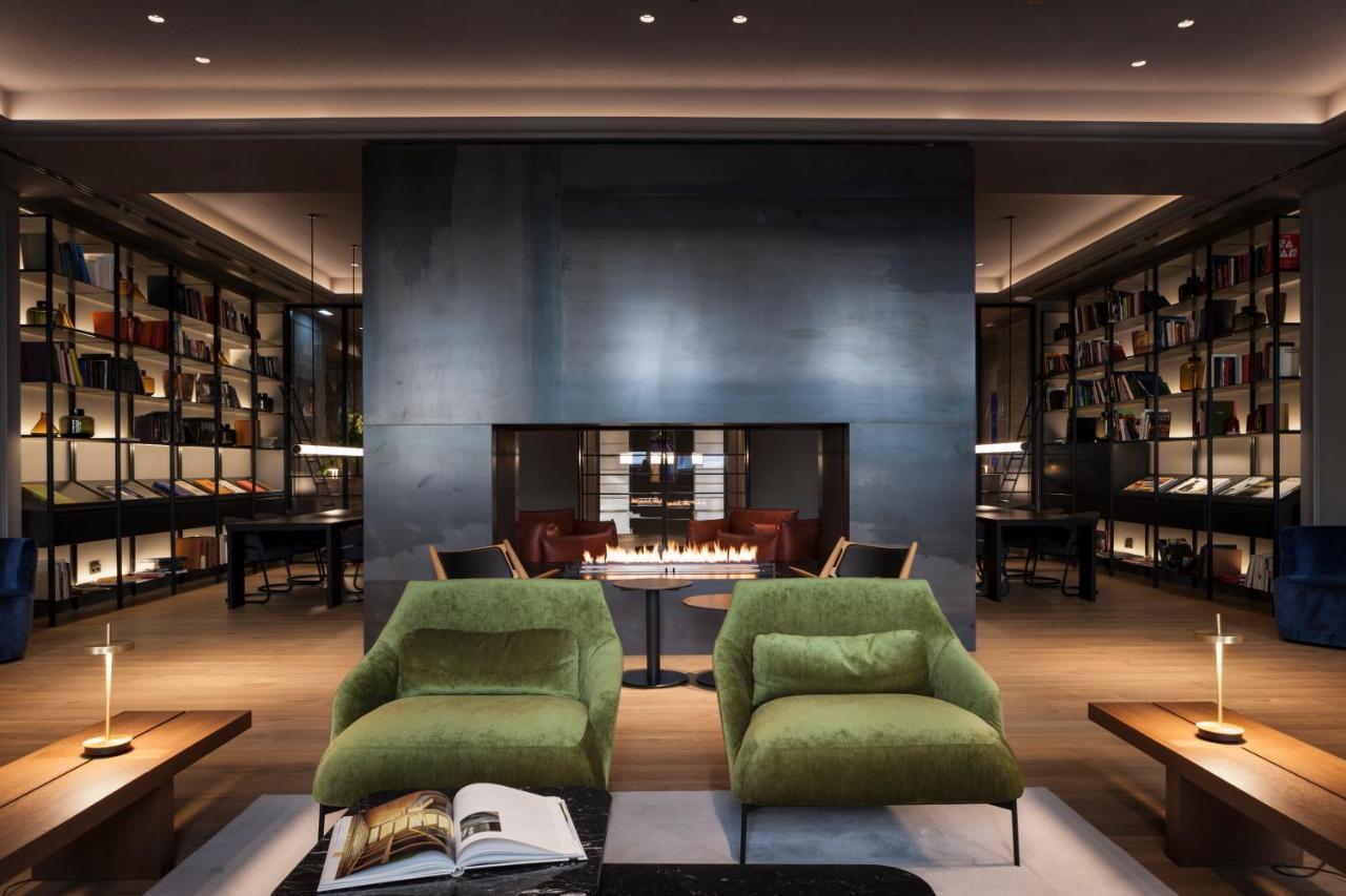 Kozmo Hotel Suites & Spa - Small Luxury Hotels Of The World Budapest Exterior photo Library at The Standard East Village
