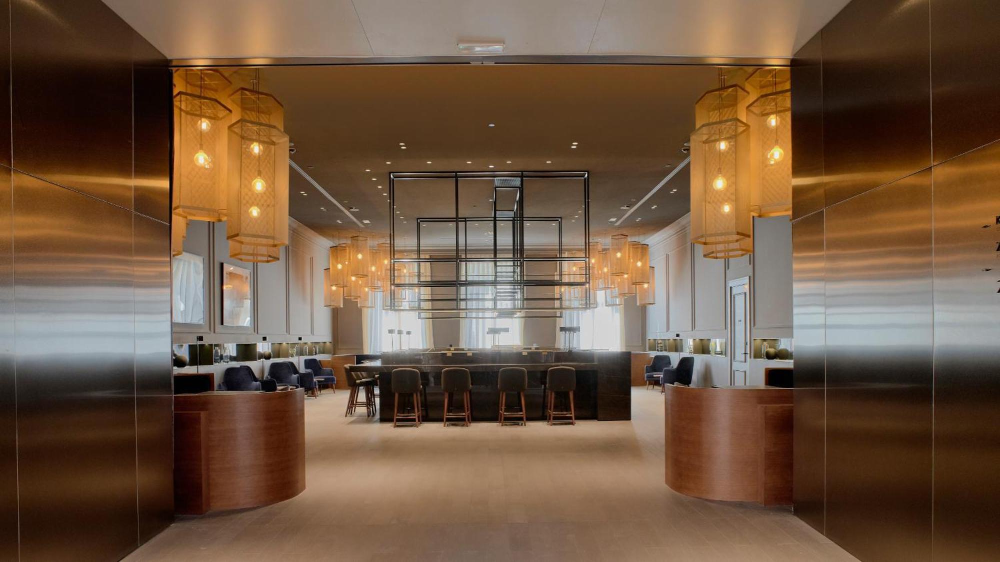 Kozmo Hotel Suites & Spa - Small Luxury Hotels Of The World Budapest Exterior photo The lounge at the airport